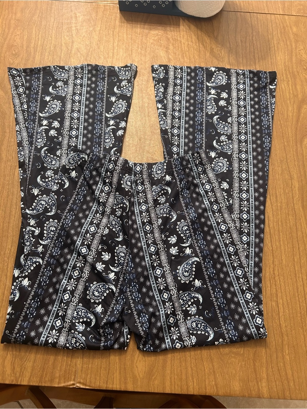 SHEIN Black Paisley Wide Leg Jeans - Picture 2 of 3